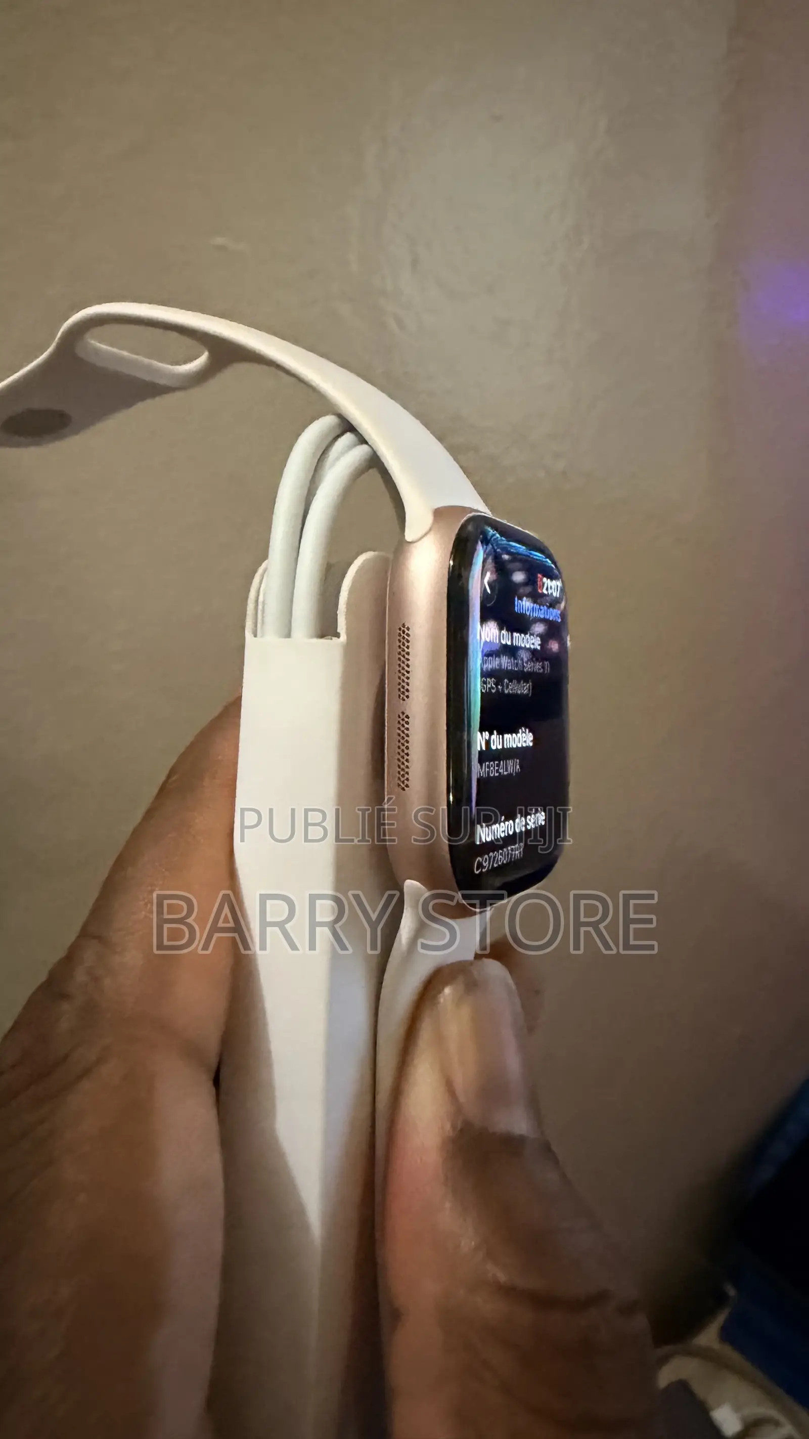Apple Watch Serie 11 - 42mm Avec Chargeur