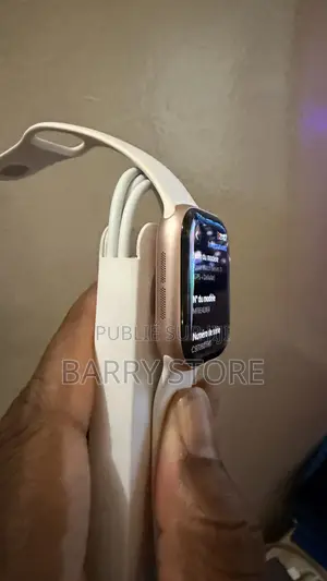Apple Watch Serie 11 - 42mm Avec Chargeur