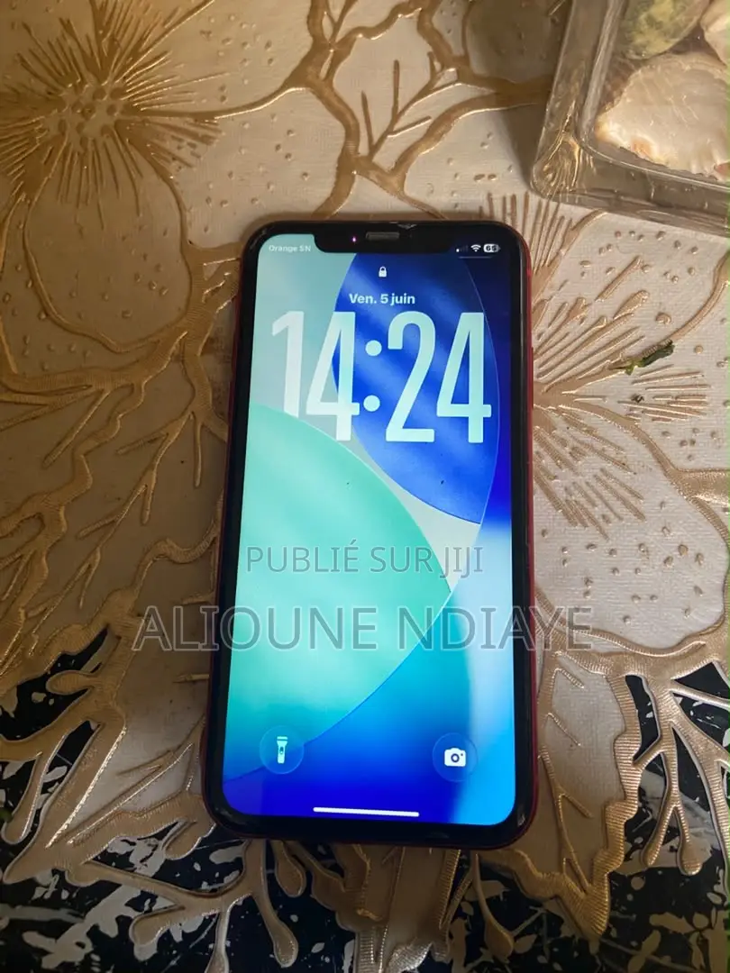 Nouveau Apple iPhone 11 64 GB Rouge
