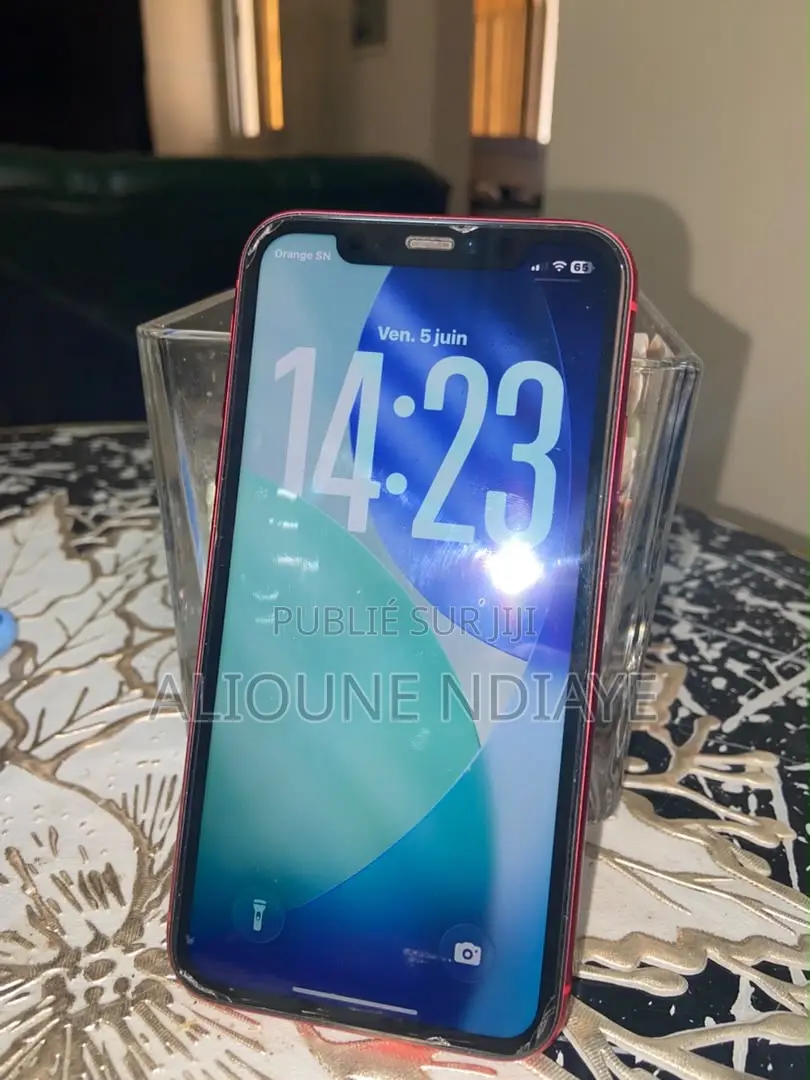 Nouveau Apple iPhone 11 64 GB Rouge