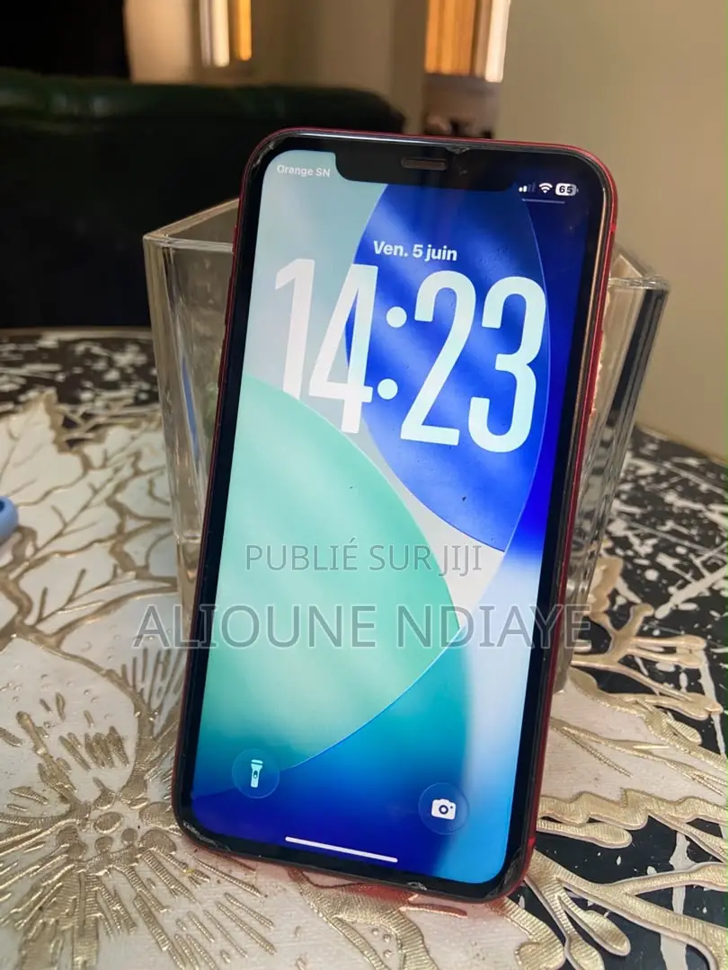 Nouveau Apple iPhone 11 64 GB Rouge