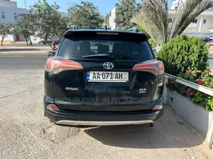 Toyota RAV4 2016 Noir Mat