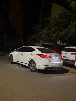 Hyundai Avante 2015 Blanc