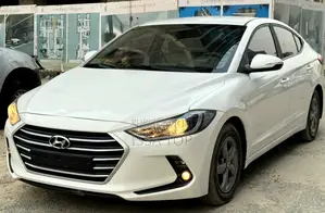 Hyundai Avante 2017 Blanc