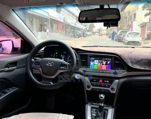 Hyundai Avante 2017 Blanc