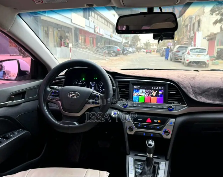 Hyundai Avante 2017 Blanc