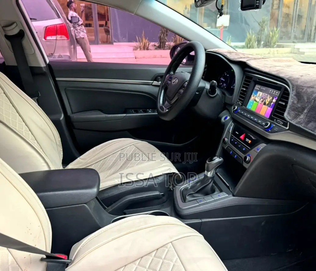 Hyundai Avante 2017 Blanc