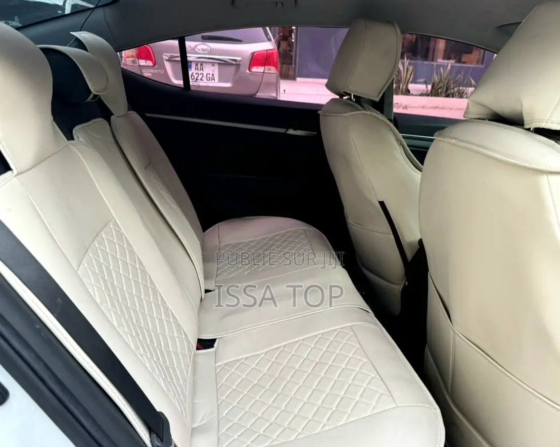 Hyundai Avante 2017 Blanc