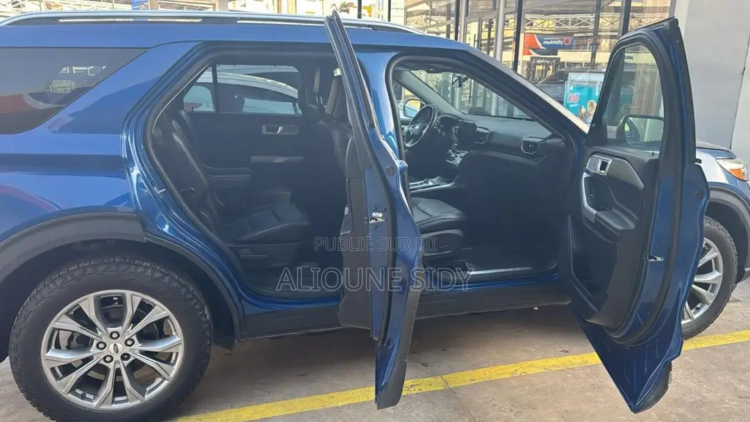 Ford Explorer 2021 Bleu