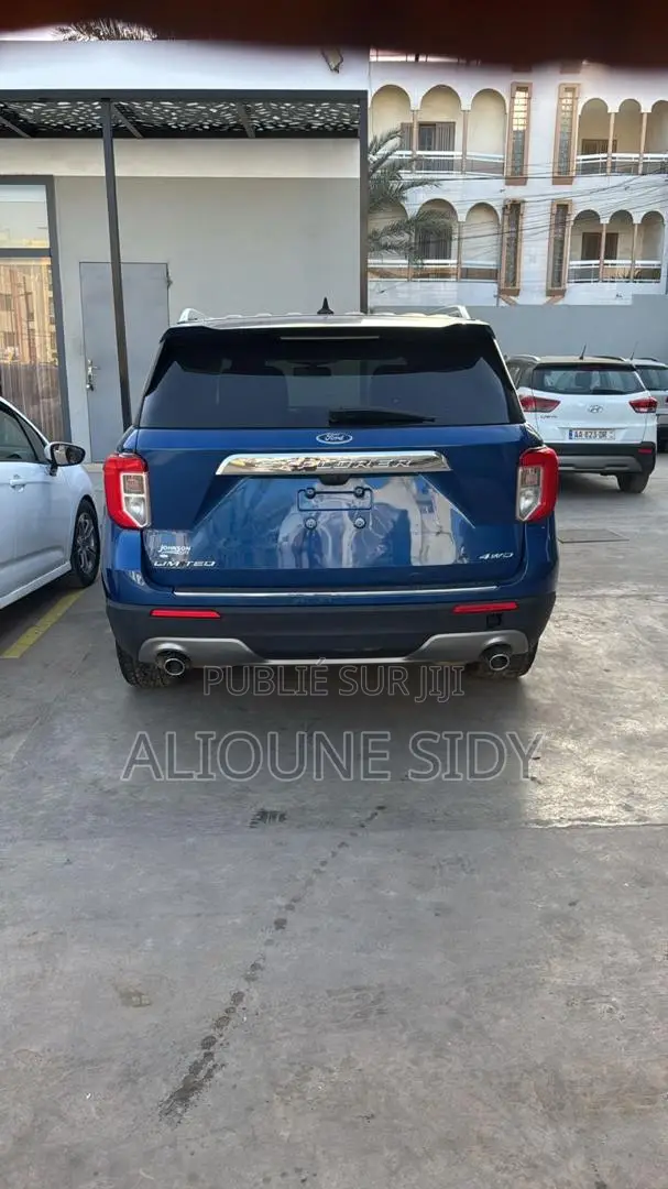 Ford Explorer 2021 Bleu