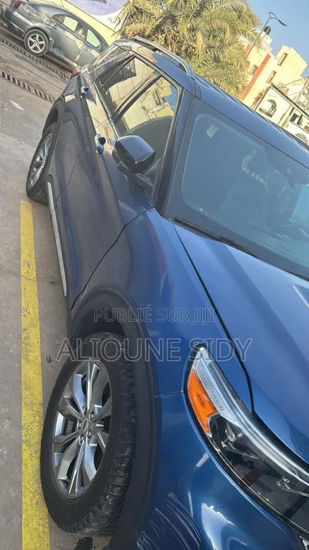 Ford Explorer 2021 Bleu