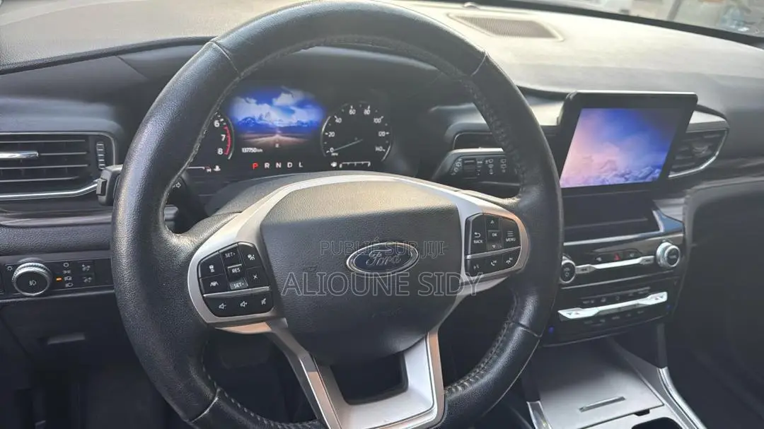 Ford Explorer 2021 Bleu