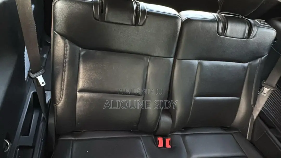 Ford Explorer 2021 Bleu