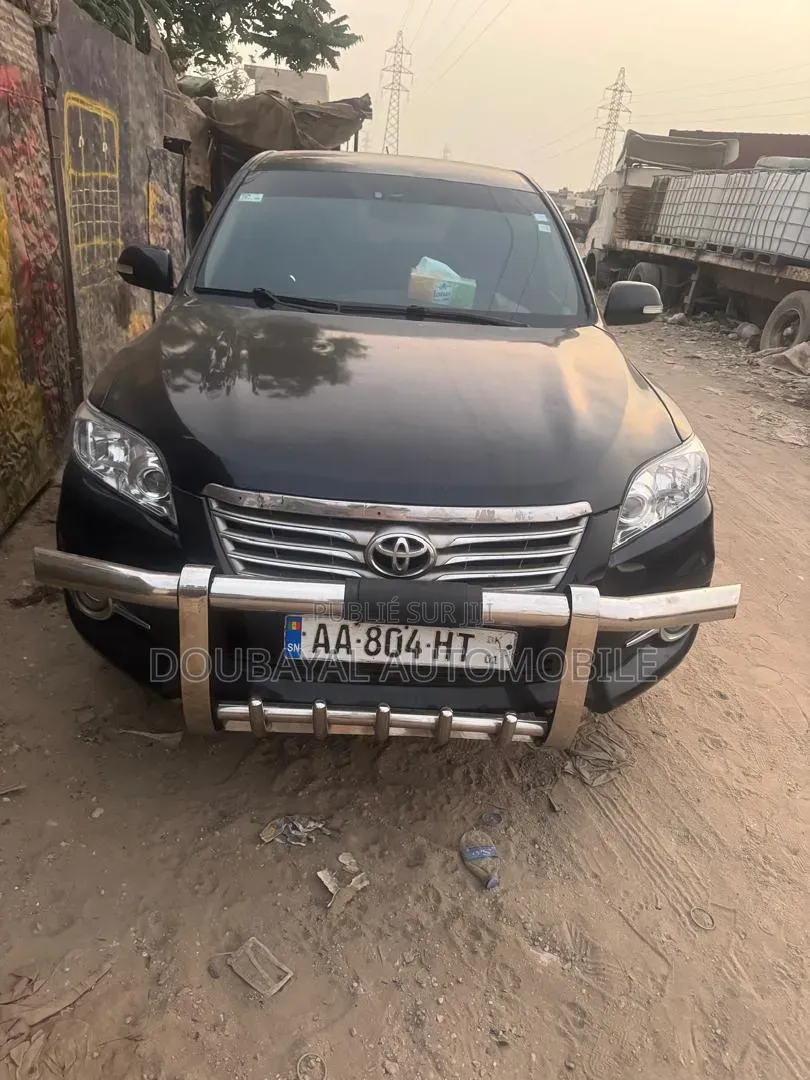 Toyota RAV4 2011 Noir Mat