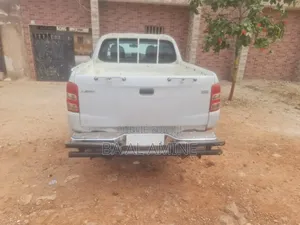 Mitsubishi L200 2019 Gris