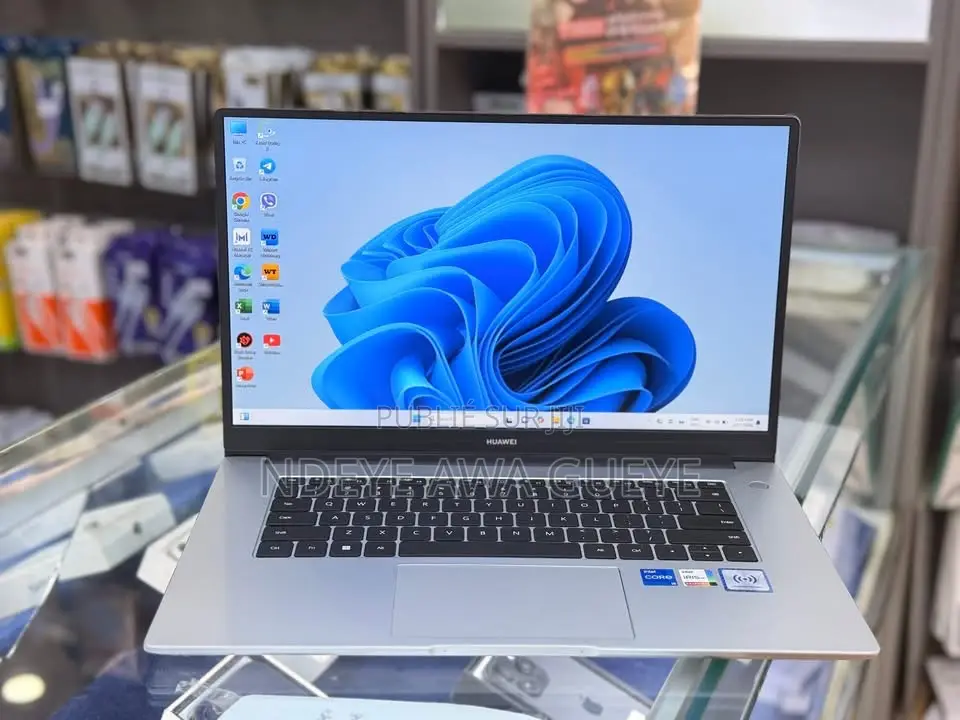 Nouveau Huawei Matebook D 15 8GB Intel Core i5 SSD 512GB