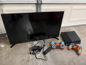 Playstation 4 Avec 2 Manettes + Télévision 32 Pouces Marque West