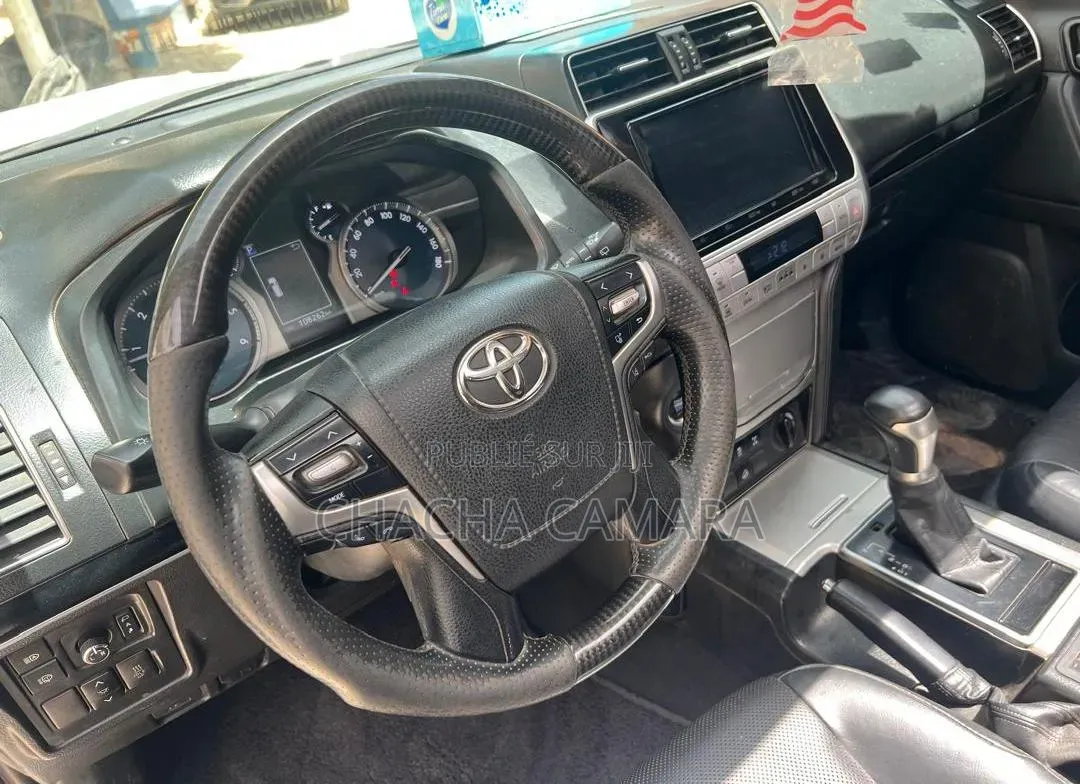 Toyota Land Cruiser 2018 Blanc