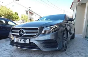 Mercedes-Benz E220 2016 Gris