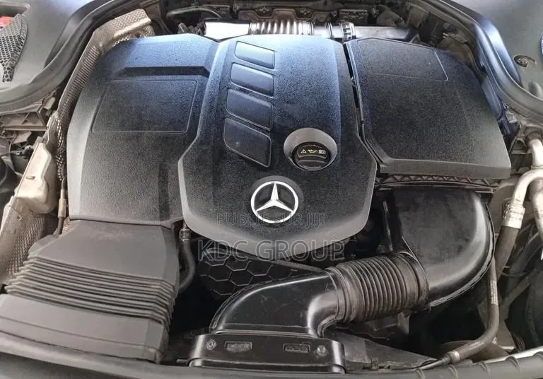 Mercedes-Benz E220 2016 Gris