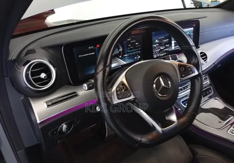 Mercedes-Benz E220 2016 Gris