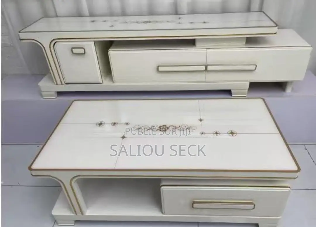 Table De De Salon Disponible