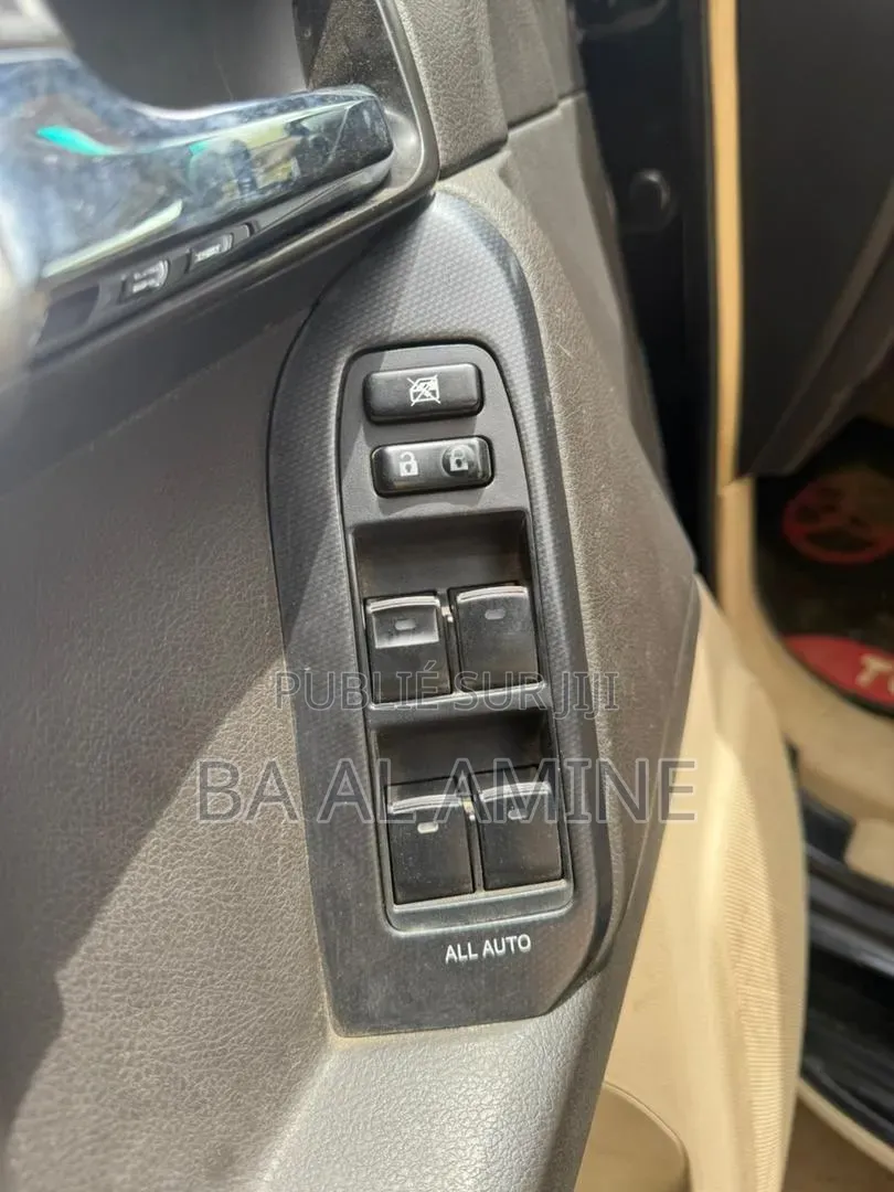 Toyota Land Cruiser Prado 2012 Noir