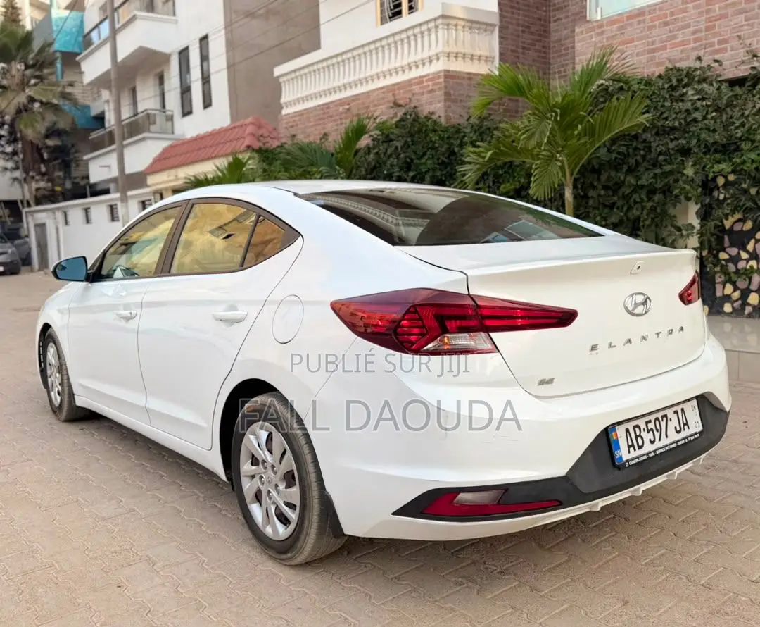 Hyundai Elantra 2019 Blanc
