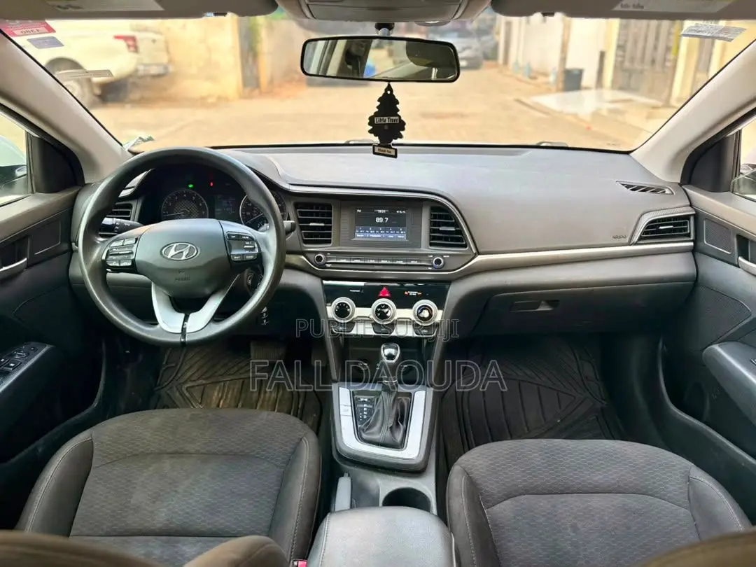 Hyundai Elantra 2019 Blanc