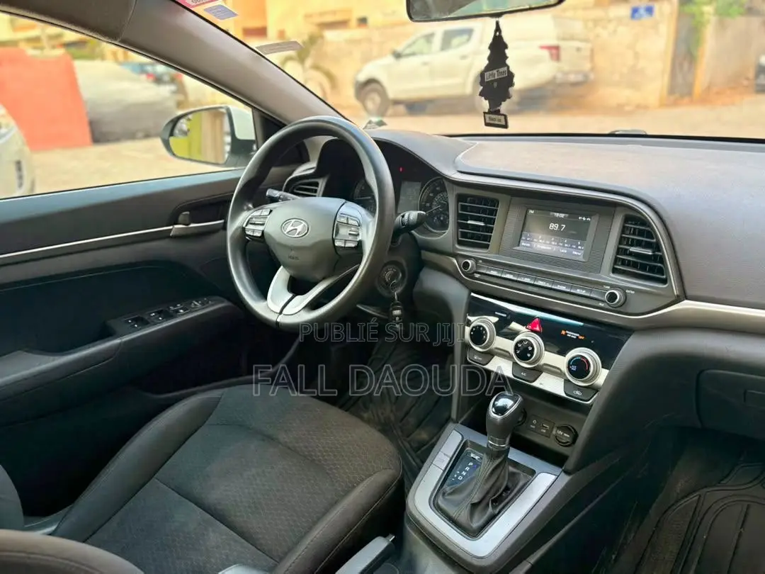 Hyundai Elantra 2019 Blanc