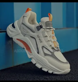 New Model Off-White Disponible