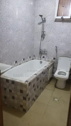 4chbre Maison dans Sicap-Liberté à Vendre