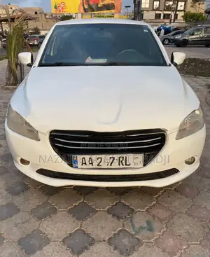 Peugeot 301 2013 Blanc
