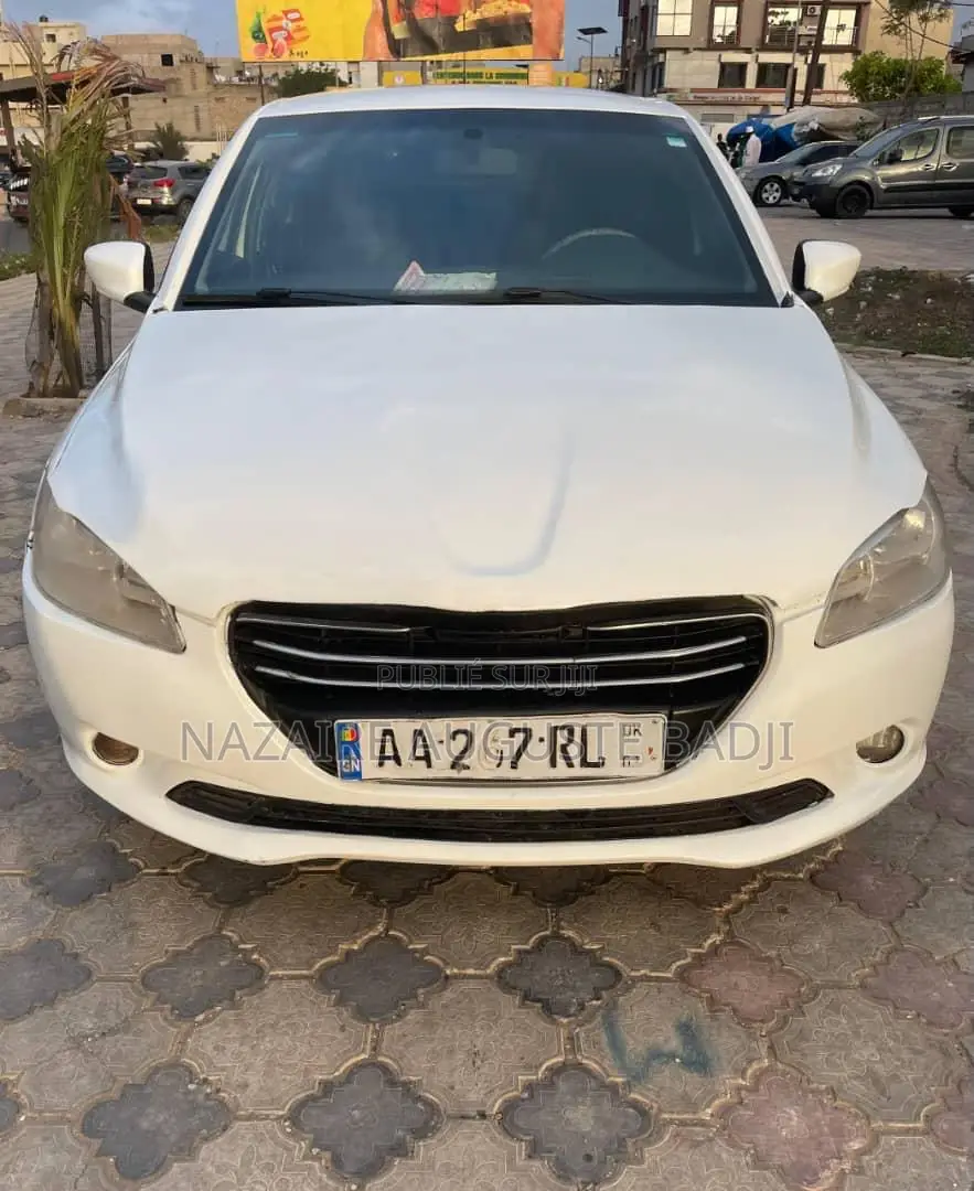 Peugeot 301 2013 Blanc