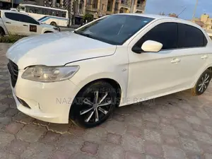 Peugeot 301 2013 Blanc