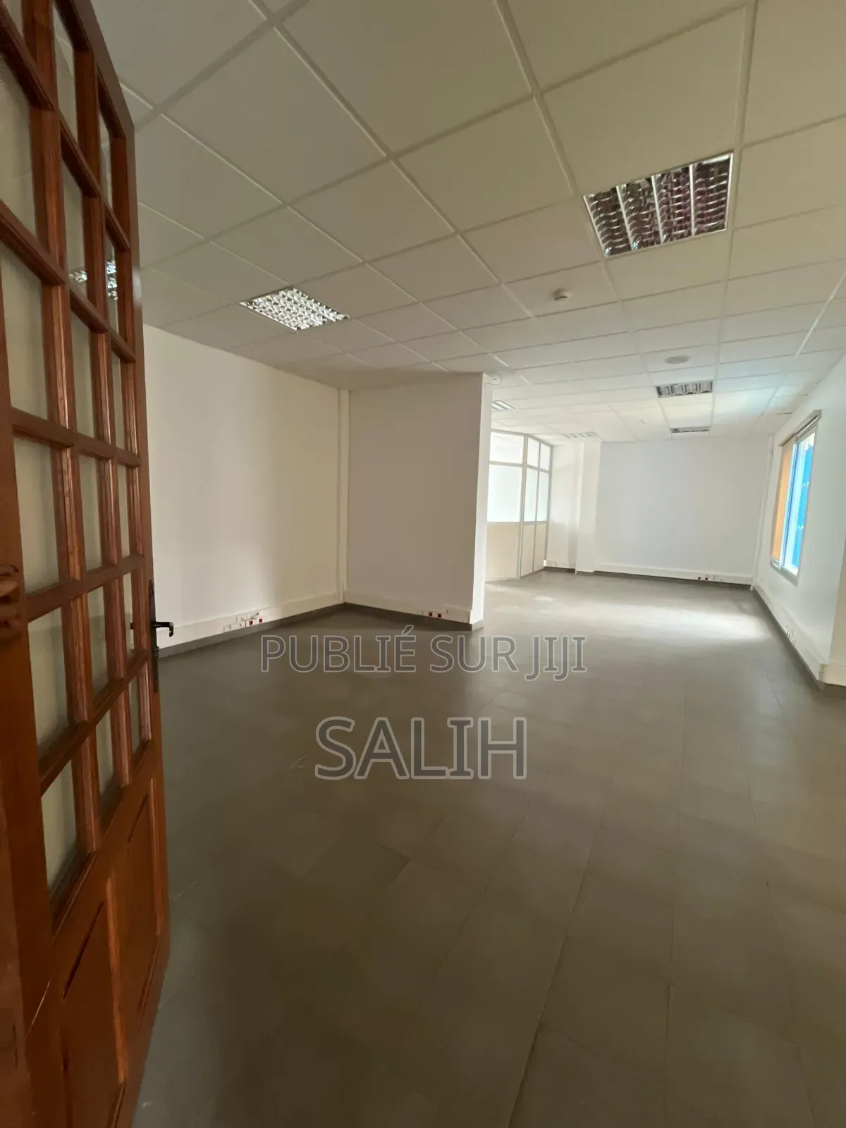 Villa À Usage De Bureaux
