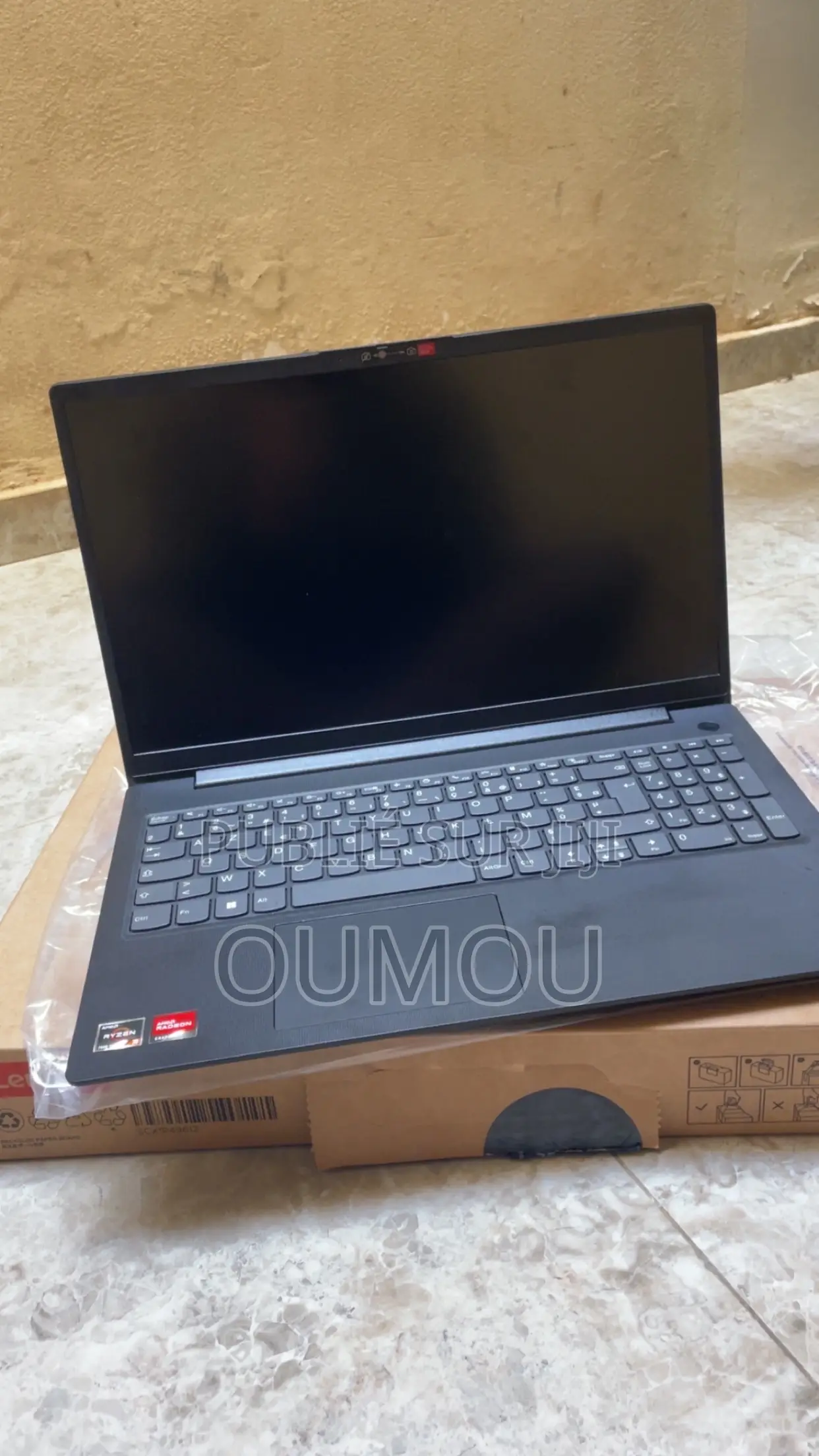 Nouveau Ordinateur portable Lenovo V15 G4 8GB AMD Ryzen 3 SSD 512GB