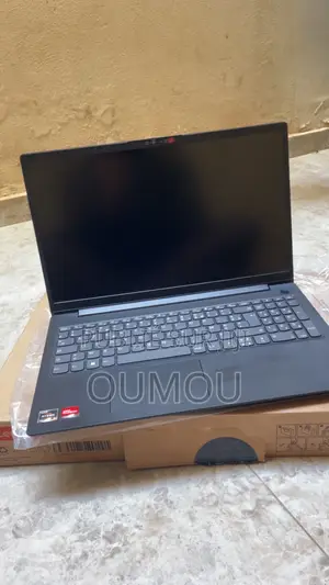 Nouveau Ordinateur portable Lenovo V15 G4 8GB AMD Ryzen 3 SSD 512GB