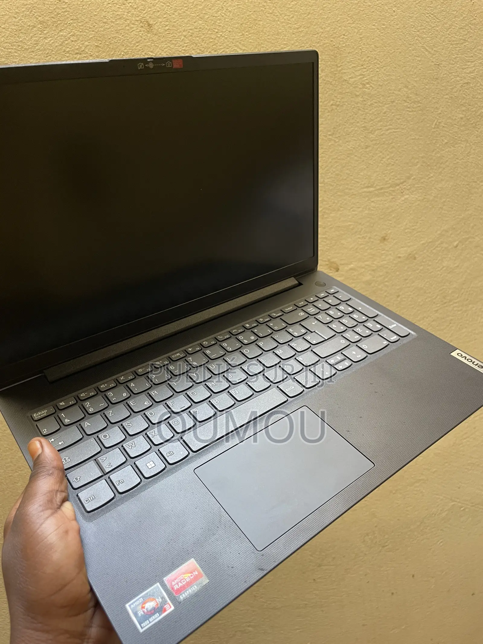 Nouveau Ordinateur portable Lenovo V15 G4 8GB AMD Ryzen 3 SSD 512GB