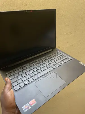 Nouveau Ordinateur portable Lenovo V15 G4 8GB AMD Ryzen 3 SSD 512GB