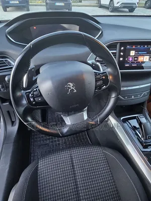 Peugeot 308 2020 Gris