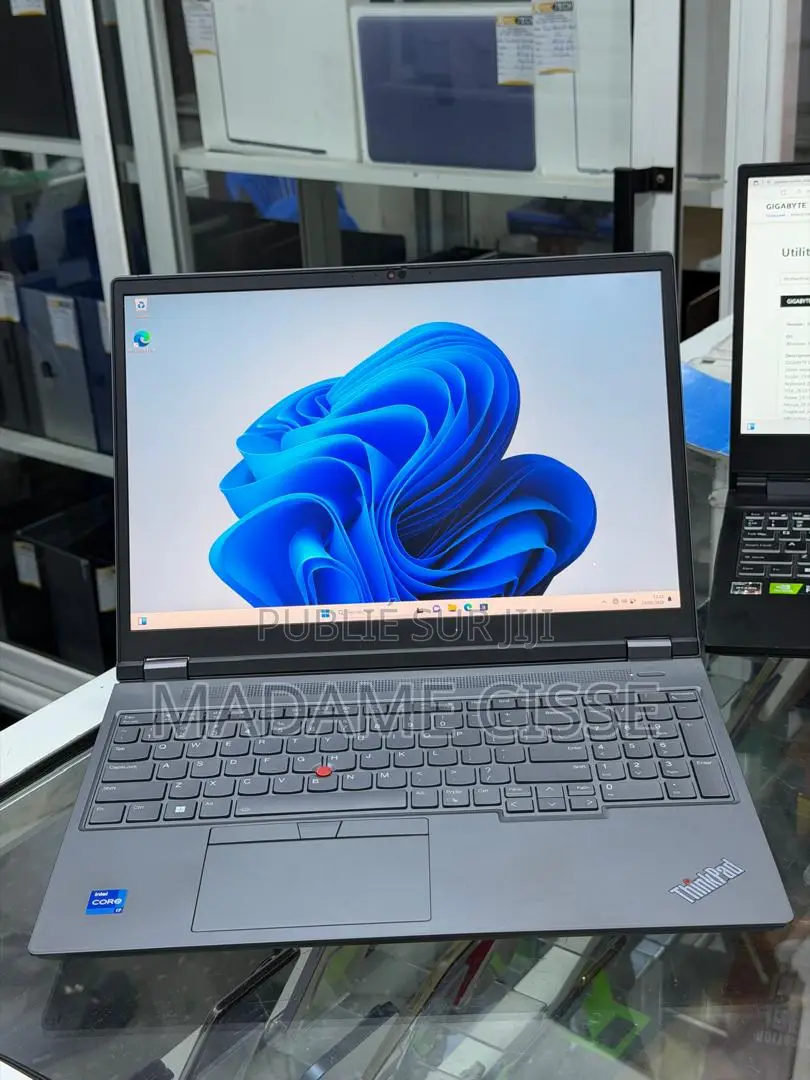 Nouveau Lenovo ThinkPad P15s 64GB Intel Core i7 SSD 1T