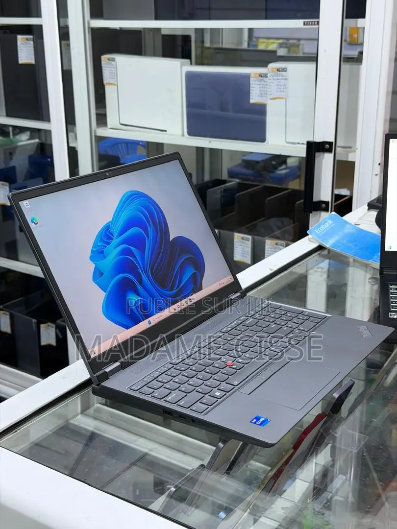 Nouveau Lenovo ThinkPad P15s 64GB Intel Core i7 SSD 1T