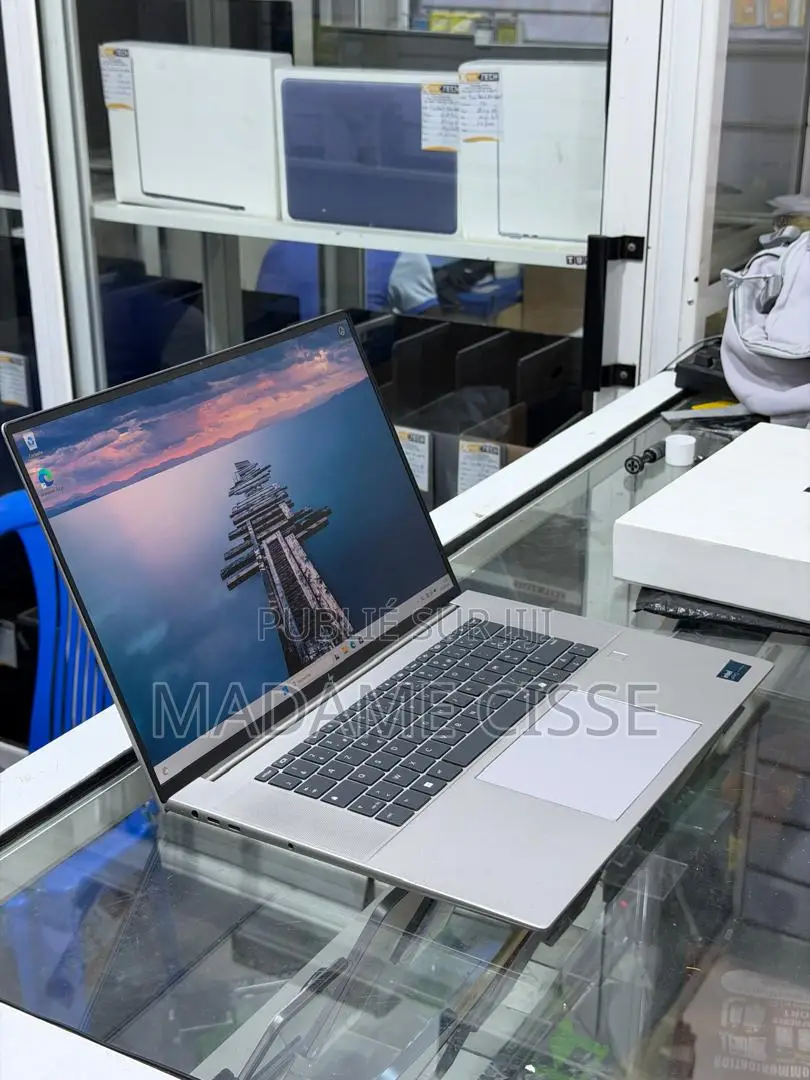 Nouveau HP ZBook Studio 16GB Intel Core Ultra 9 SSD 1T