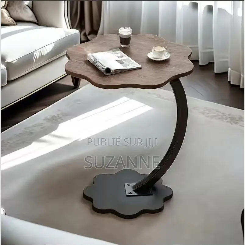 Table d'Appoint Pétale Moderne — Cadre Métallique (Noir / Marron)