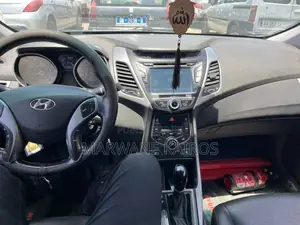 Hyundai Avante 2016 Beige