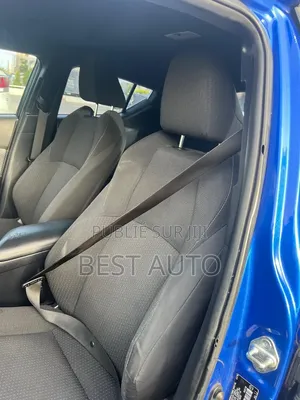 Toyota C-HR 2018 Bleu