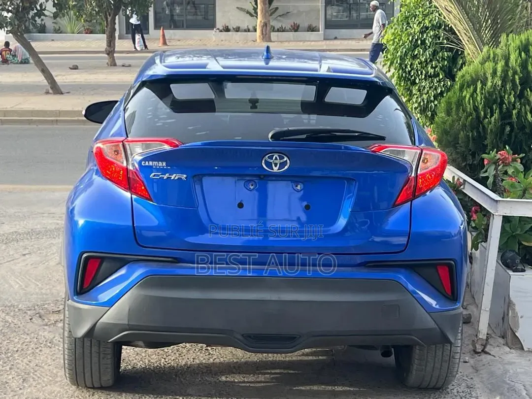 Toyota C-HR 2018 Bleu