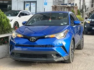 Toyota C-HR 2018 Bleu