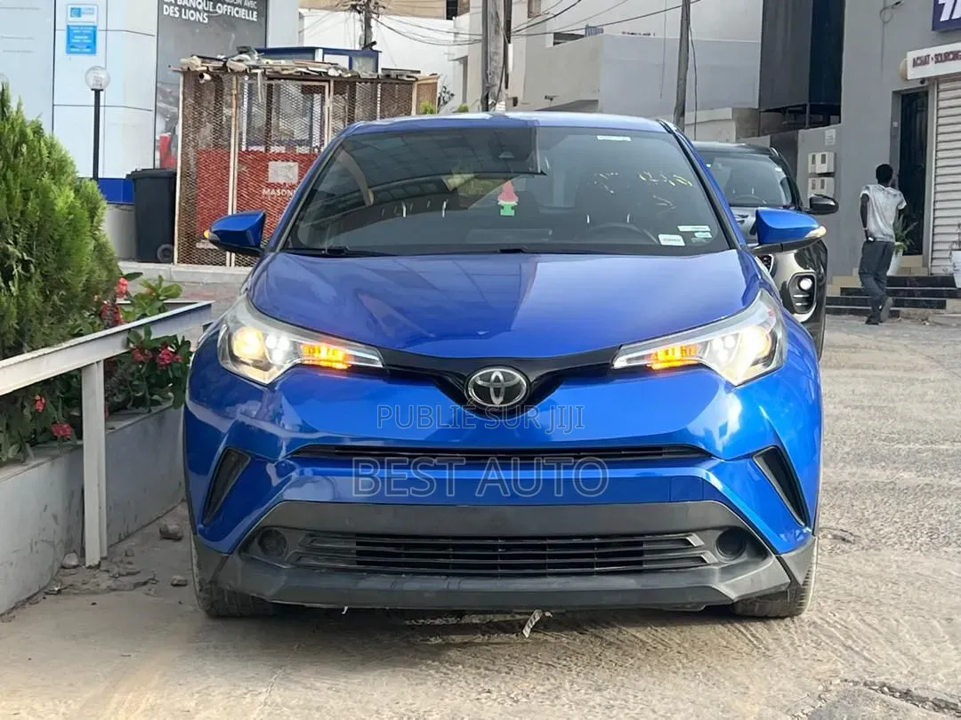 Toyota C-HR 2018 Bleu